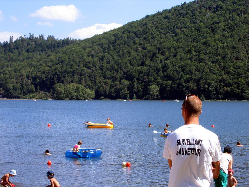 Hotel Domaine Du Lac Chambon مورول المظهر الخارجي الصورة